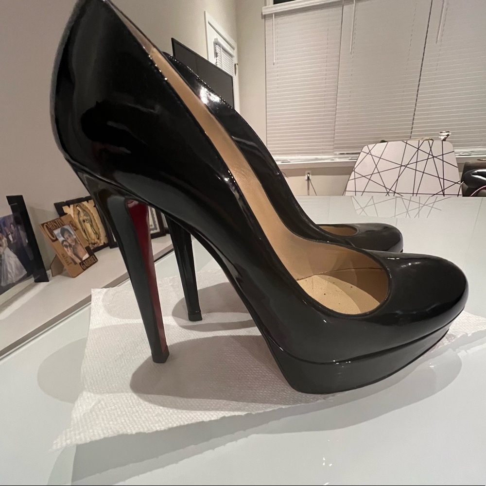 Christian louboutin size 9 (39) black pump heels authentic used